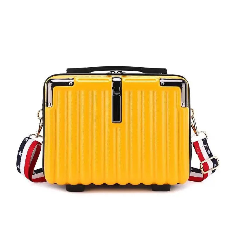 Malette maquillage professionnelle jaune avec bandoulière tricolore.