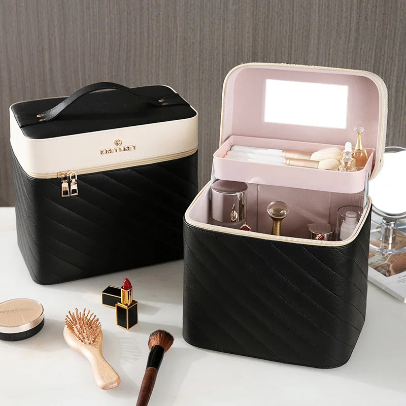 Malettes maquillage fille noires et beiges, élégantes, miroir intégré, accessoires