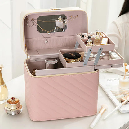 Luxueuse mallette  maquillage rose pastel à plusieurs niveaux et bijoux. "Malette Maquillage Fille"