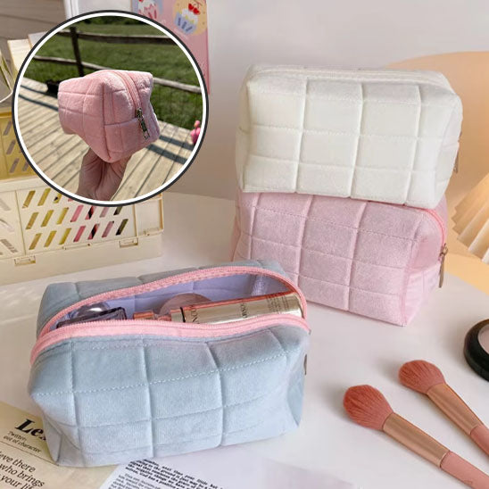 trousse-de-toilette-avec-pinceaux