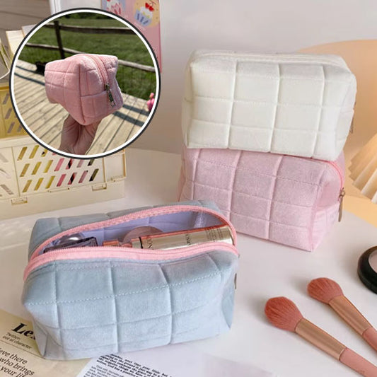 trousse-de-toilette-avec-pinceaux