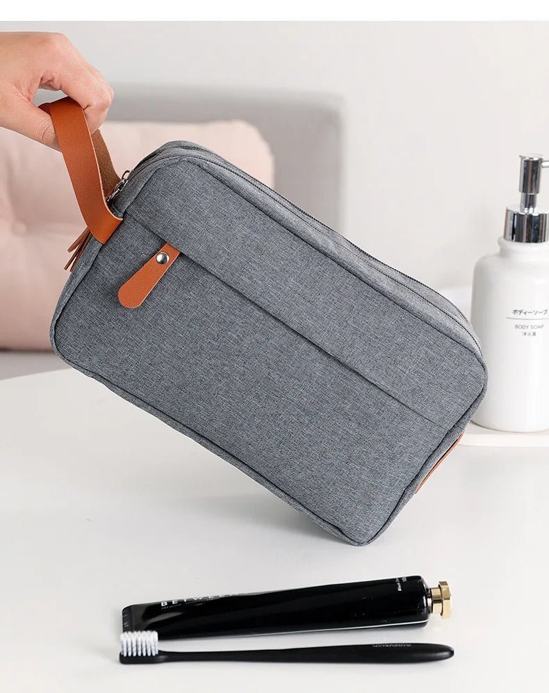 Trousse de toilette homme luxe - L'essentiel du baroudeur - Nina Harmonie